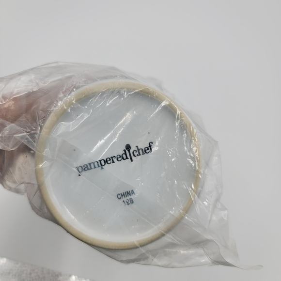 Pampered Chef White Round Ceramic Egg Cooker - Picture 4 of 5